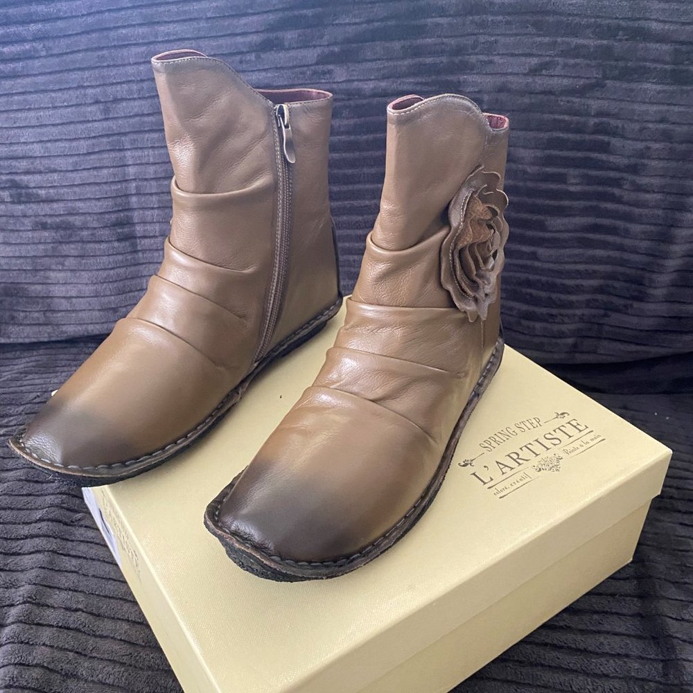 Brand New SPRING STEP L'ARTISTE SILVESTRA Boots TAUPE Brown Floral Size 40/US: 9